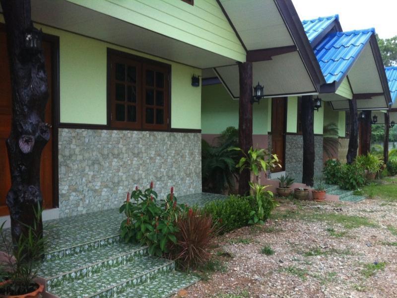 Khemthong Resort 2 Trang Exterior photo