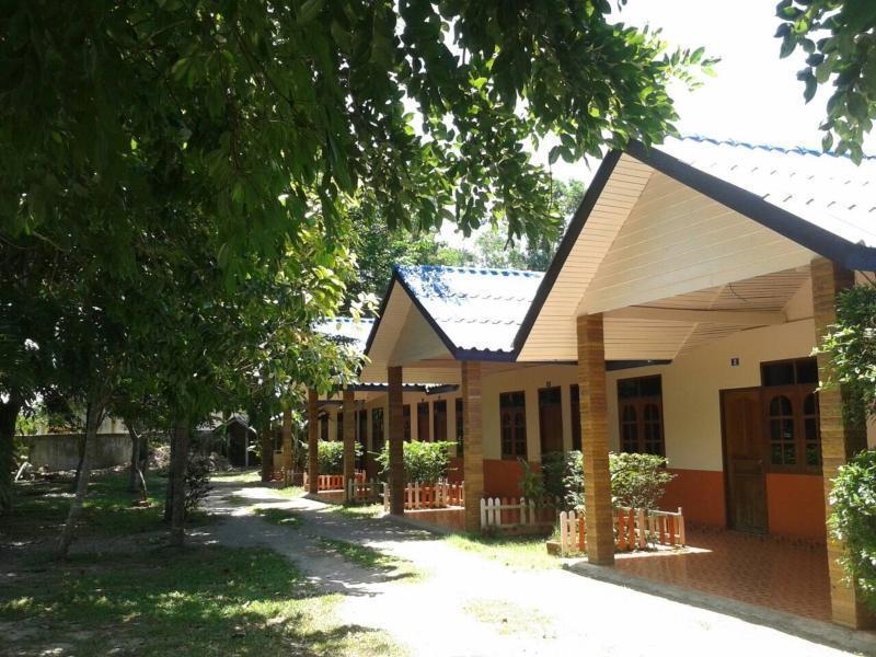 Khemthong Resort 2 Trang Exterior photo