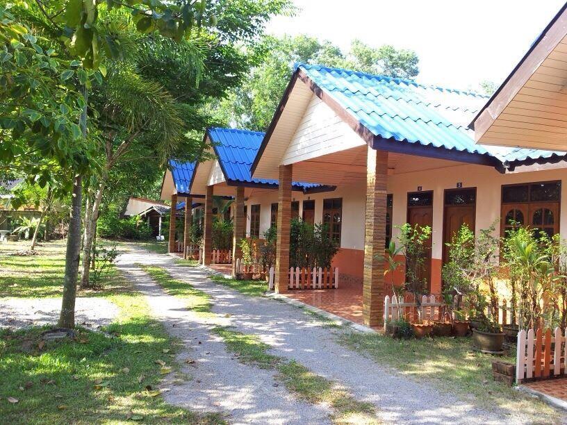 Khemthong Resort 2 Trang Exterior photo
